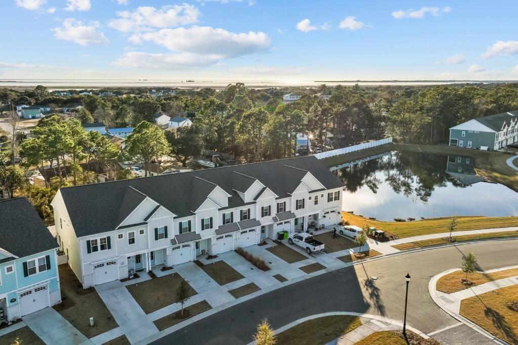 Beau Coast Getaway Villa Beaufort Exterior photo