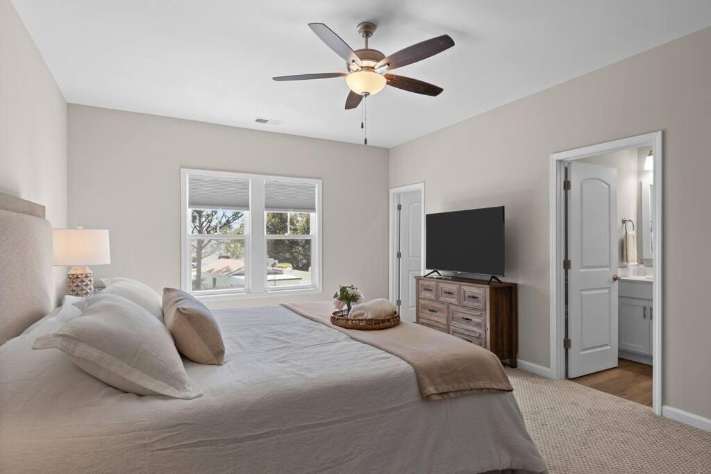 Beau Coast Getaway Villa Beaufort Exterior photo